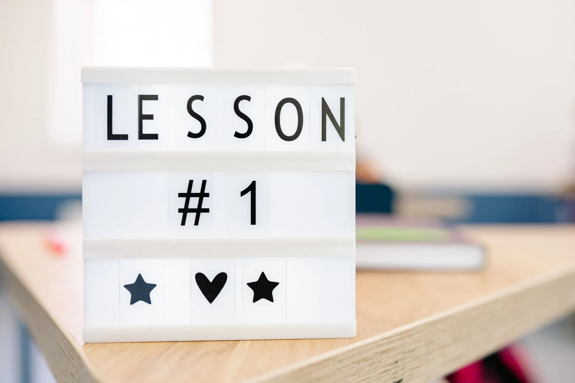 广州职业装定制工艺升级：衬衫与西裤缝制质量管控要点解析正文配图 1